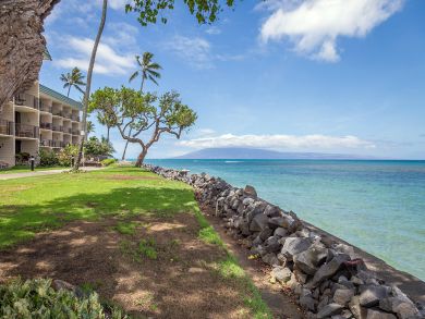 One of the Top One Bedroom Pacific Front Rentals Lahaina