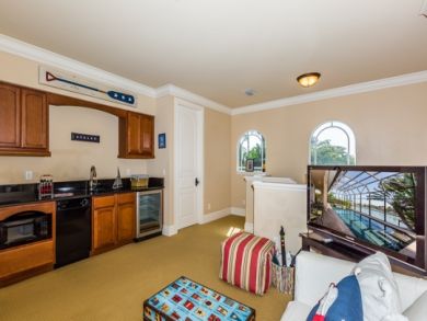 Marco Island Luxury Villa 4 Bedrooms Sleeps 8 Walk to Beach