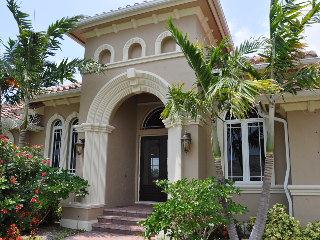 Marco Island Luxury Villa 4 Bedrooms Sleeps 8 Walk to Beach