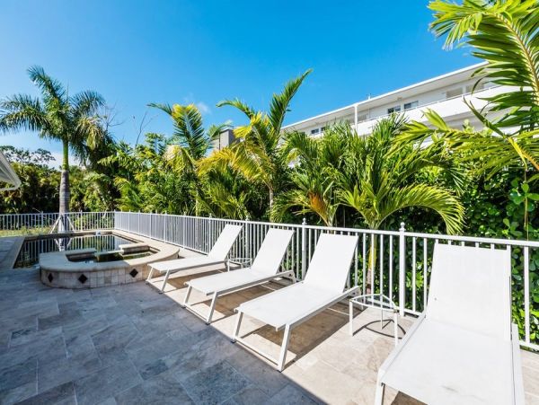 Short Walk to the Beach from this Marco Vacation Rental Home