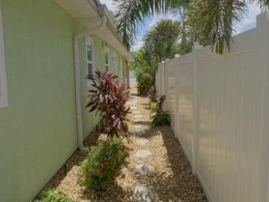 Anna Maria Island One Bedroom One Bathroom Duplex