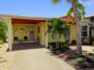 Anna Maria Island One Bedroom One Bathroom Duplex