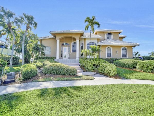 Stunning Marco Island Luxury Vacation Rental Home Sleeps 10