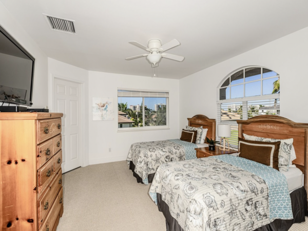 Stunning Marco Island Luxury Vacation Rental Home Sleeps 10