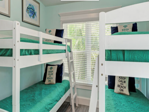 Luxury Holmes Beach 3 Bedroom Plus Den Walk to Beach Rental
