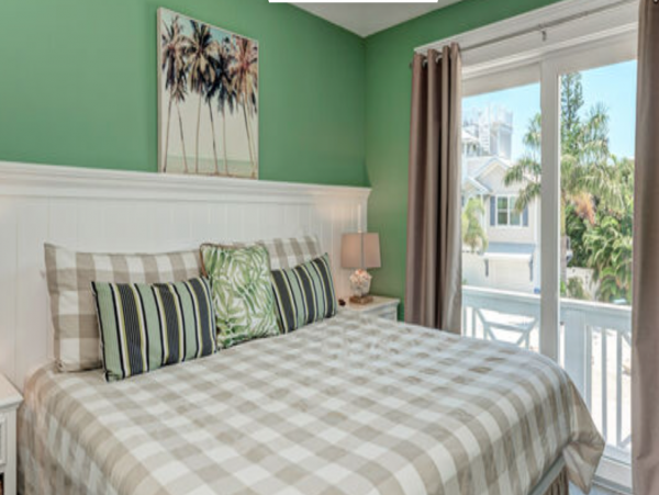 Luxury Holmes Beach 3 Bedroom Plus Den Walk to Beach Rental
