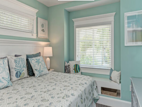 Luxury Holmes Beach 3 Bedroom Plus Den Walk to Beach Rental