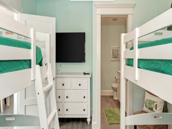 Luxury Holmes Beach 3 Bedroom Plus Den Walk to Beach Rental
