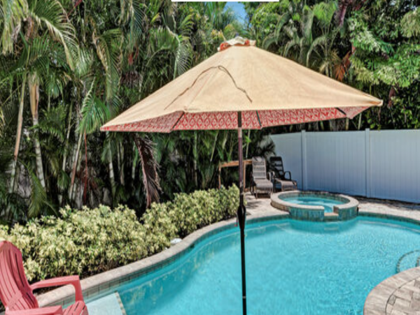 Luxury Holmes Beach 3 Bedroom Plus Den Walk to Beach Rental