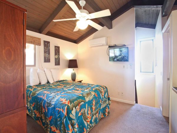 Three Bedroom Condo Steps to the Beach