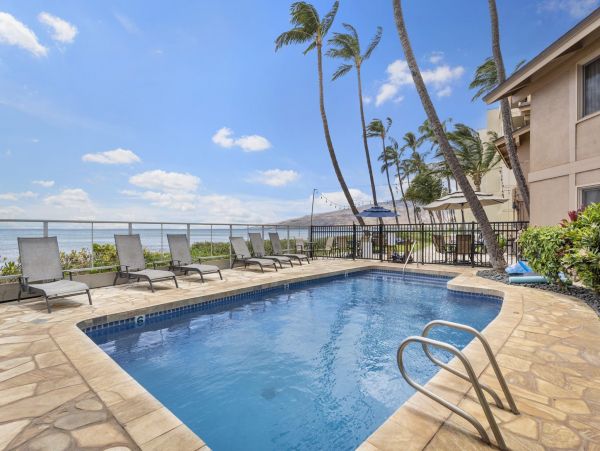Lovely 2 Bedroom Vacation Condo in Kihei Full Ocean Views