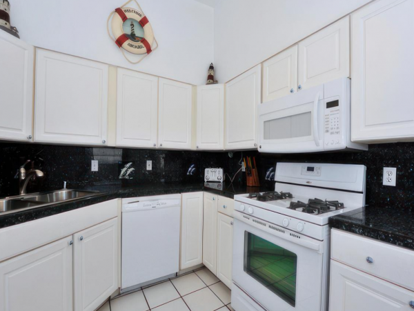 Mission Beach Value Rental with Five Bedrooms