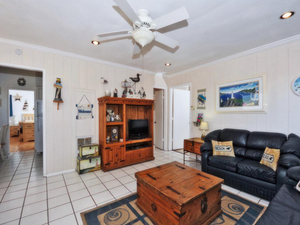 Mission Beach Value Rental with Five Bedrooms