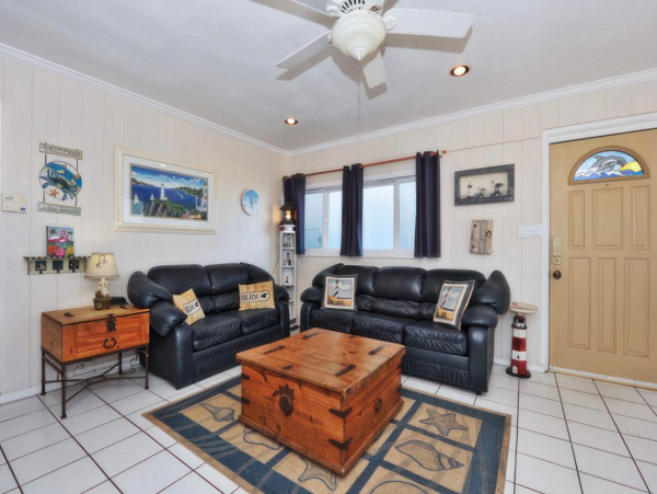 Mission Beach Value Rental with Five Bedrooms