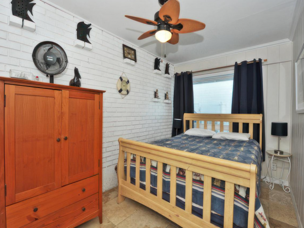 Mission Beach Value Rental with Five Bedrooms