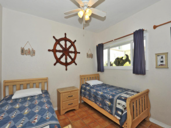 Mission Beach Value Rental with Five Bedrooms