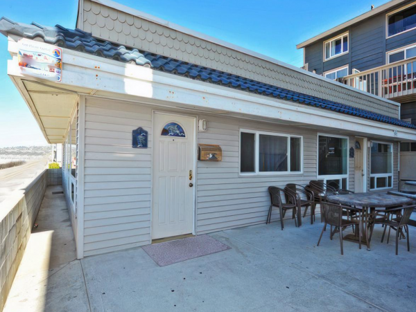 Mission Beach Value Rental with Five Bedrooms