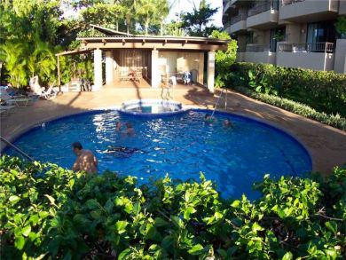 Lahaina One Bedroom Vacation rental Beachfront Pool