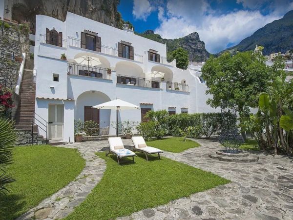 Positanos Most Sought After Villa Rental with Five Bedrooms