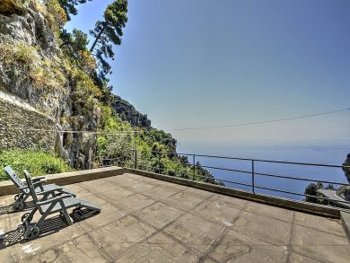 Luxury Rental With Spectacular Outdoor Grounds Views