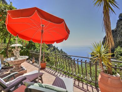 Luxury Rental With Spectacular Outdoor Grounds Views