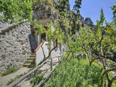 Luxury Rental With Spectacular Outdoor Grounds Views