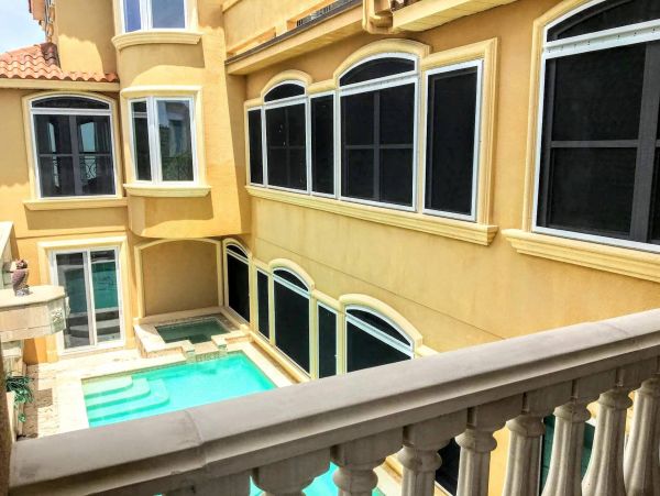 Indian Shores Luxury 6 Bedroom Pool Home Sleeps 22 Guests