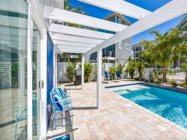 Siesta Key 2 Bedroom Home With Private Pool Sleeps 8