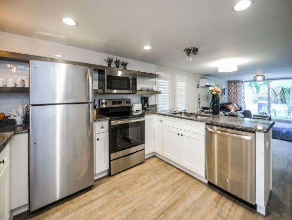 Two Bedroom Vacation Duplex Step to Beach and Village Area