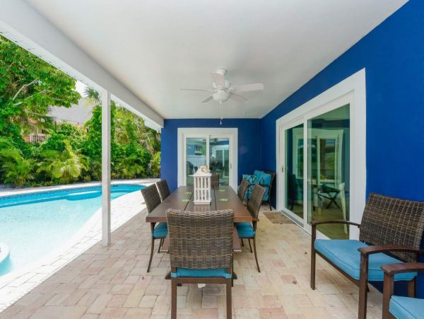 Siesta Key Spacious Luxury Vacation Home - Sleeps 12 Guests