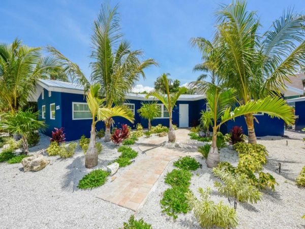 Siesta Key Spacious Luxury Vacation Home - Sleeps 12 Guests