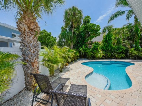 Siesta Key Spacious Luxury Vacation Home - Sleeps 12 Guests