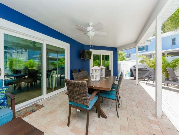 Siesta Key Spacious Luxury Vacation Home - Sleeps 12 Guests