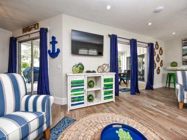 Siesta Key Spacious Luxury Vacation Home - Sleeps 12 Guests