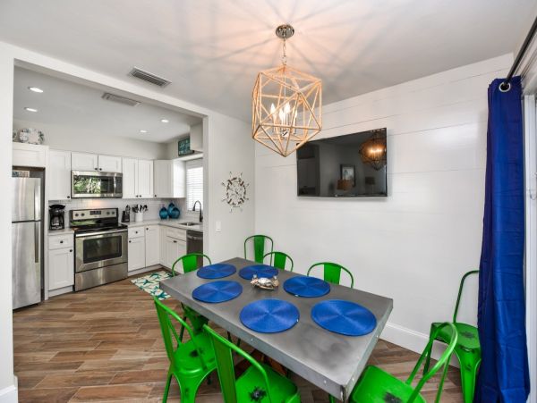 Siesta Key Spacious Luxury Vacation Home - Sleeps 12 Guests