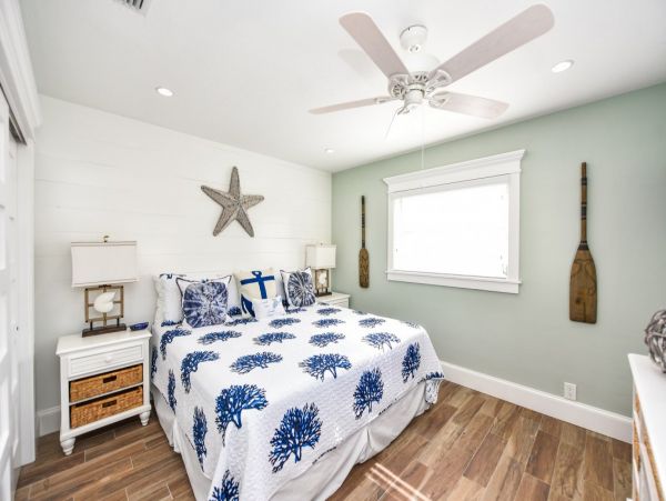 Siesta Key Spacious Luxury Vacation Home - Sleeps 12 Guests