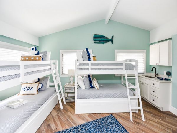 Siesta Key Spacious Luxury Vacation Home - Sleeps 12 Guests