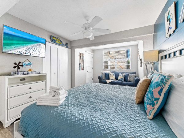 Siesta Key Vacation Condo with 4 Bedrooms BEACHFRONT