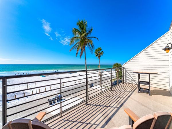 Siesta Key Vacation Condo with 4 Bedrooms BEACHFRONT