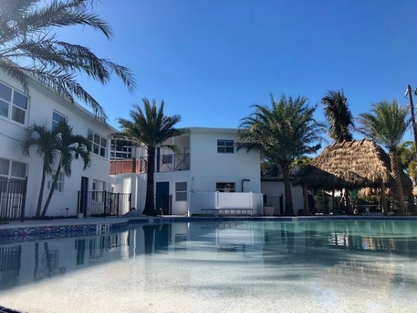 Siesta Key Vacation Condo with 4 Bedrooms BEACHFRONT