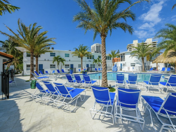 Siesta Key Vacation Condo with 4 Bedrooms BEACHFRONT