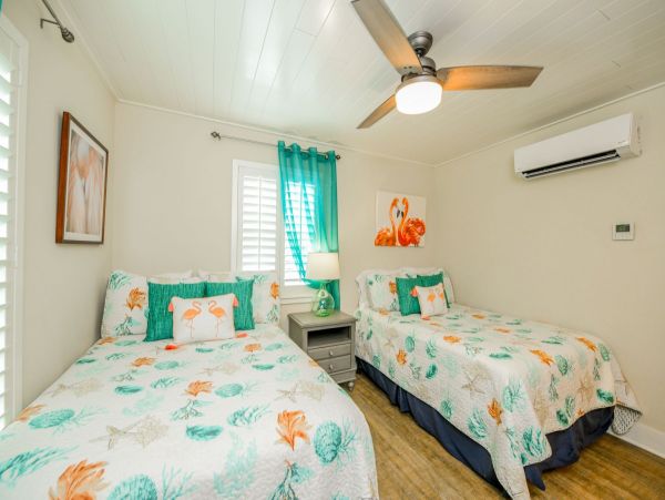Beautiful 3 Bedroom Siesta Key Home Steps to Beach