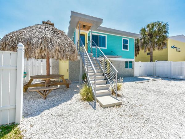 Beautiful 3 Bedroom Siesta Key Home Steps to Beach
