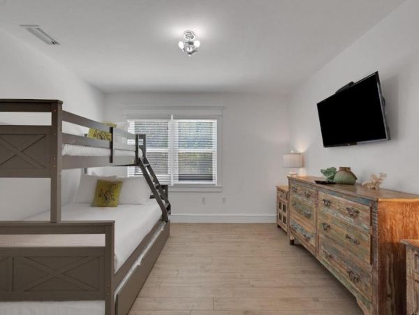 Largest Vacation Rental Homes on Siesta Key that Sleeps 23!