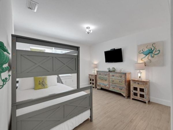 Largest Vacation Rental Homes on Siesta Key that Sleeps 23!