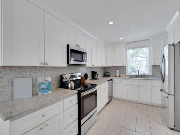 Largest Vacation Rental Homes on Siesta Key that Sleeps 23!