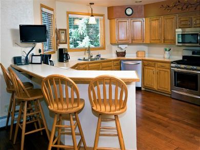 Vail 4 Bedroom Vacation Home Rental Sleeps 11