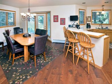 Vail 4 Bedroom Vacation Home Rental Sleeps 11