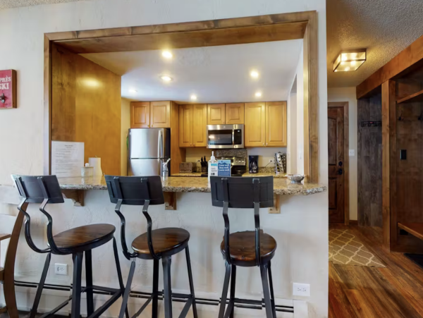 Vail Three Bedroom Well Appointed Ski Condo Sleeps 8