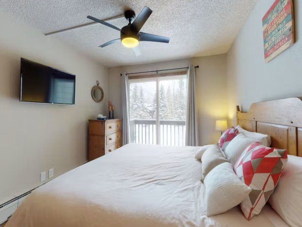 Vail Three Bedroom Well Appointed Ski Condo Sleeps 8